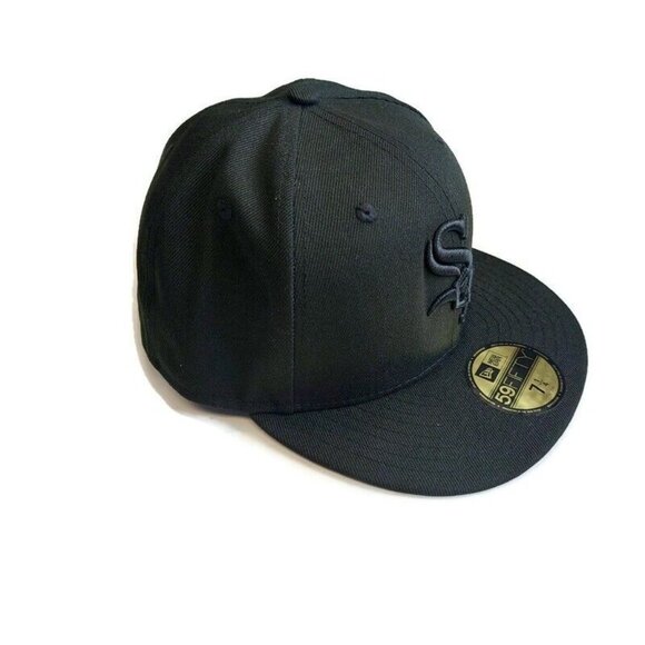 59Fifty New Era Size 7 1/4 Chicago White Sox Fitted Hat Cap Basic Black On Black - Picture 3 of 7